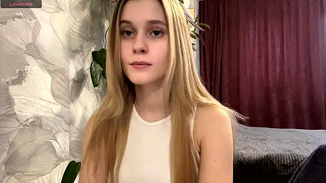 Snapshot of Nikamina chatting on 02/24/26, 12:03 Nikamina online show from 02/24/26, 12:03