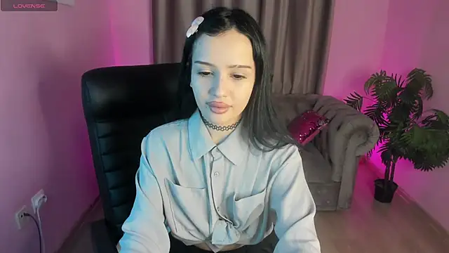 Snapshot of CamillaStars chatting on 03/02/26, 01:51 CamillaStars online show from 03/02/26, 01:51