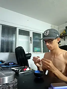 Snapshot of novin99 chatting on 03/11/26, 05:35 novin99 online show from 03/11/26, 05:35