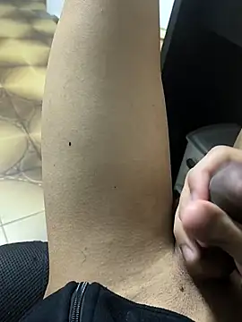 Snapshot of novin99 chatting on 04/22/26, 06:38 novin99 online show from 04/22/26, 06:38