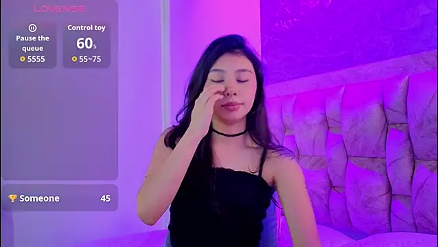 Snapshot of chloe_bluee_ chatting on 07/07/26, 11:14 chloe bluee online show from 07/07/26, 11:14