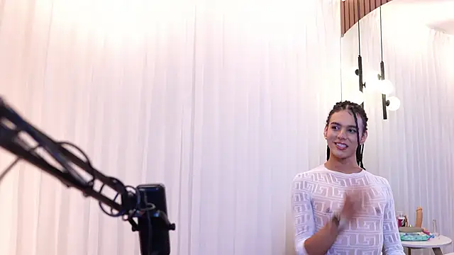 Snapshot of Luxa_Velvet chatting on 06/13/26, 01:42 Luxa Velvet online show from 06/13/26, 01:42