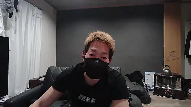 Snapshot of ryuaaaaa chatting on 03/07/26, 04:04 ryuaaaaa online show from 03/07/26, 04:04