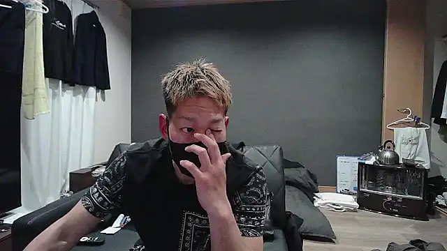 Snapshot of ryuaaaaa chatting on 03/12/26, 04:57 ryuaaaaa online show from 03/12/26, 04:57