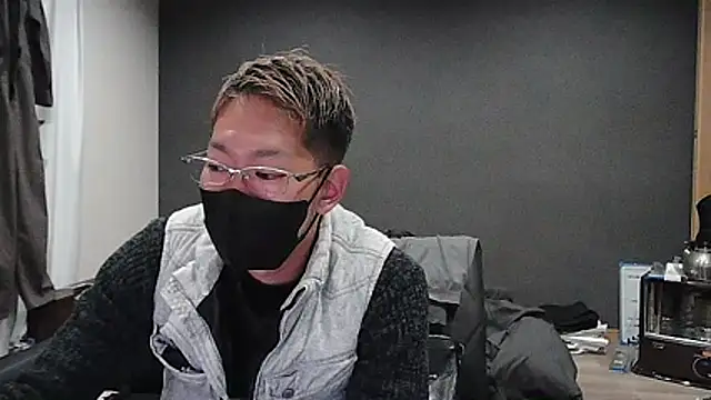 Snapshot of ryuaaaaa chatting on 03/15/26, 09:15 ryuaaaaa online show from 03/15/26, 09:15