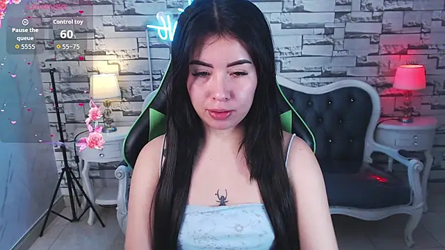 Snapshot of Kylia_a chatting on 06/24/26, 02:16 Kylia a online show from 06/24/26, 02:16