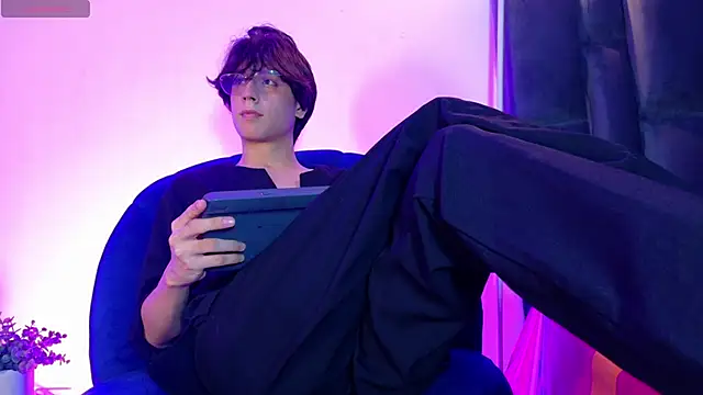 lui x dust online show from 04/17/26, 03:53