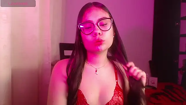 Snapshot of _Moon_rose chatting on 04/18/26, 01:15 Moon rose online show from 04/18/26, 01:15