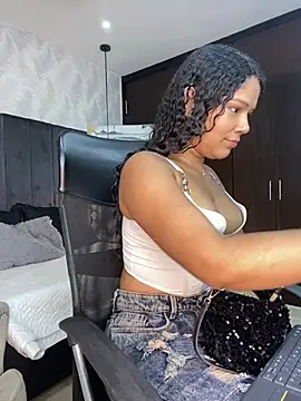 Snapshot of Miaafoxx__ chatting on 03/26/26, 07:41 Miaafoxx online show from 03/26/26, 07:41