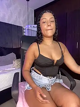 Snapshot of Miaafoxx__ chatting on 04/10/26, 07:18 Miaafoxx online show from 04/10/26, 07:18