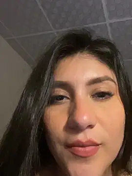 latinasoftie online show from 06/26/26, 04:06