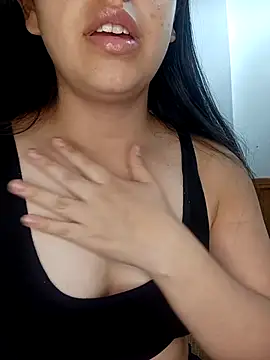 Snapshot of Rosyshadow chatting on 04/16/26, 09:15 Rosyshadow online show from 04/16/26, 09:15