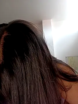 Snapshot of Rosyshadow chatting on 04/21/26, 06:44 Rosyshadow online show from 04/21/26, 06:44