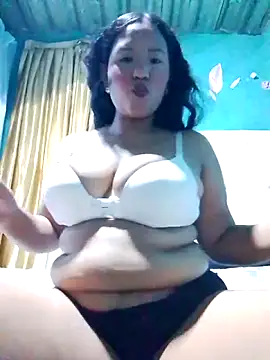 Snapshot of karimbrunette chatting on 03/24/26, 01:10 karimbrunette online show from 03/24/26, 01:10