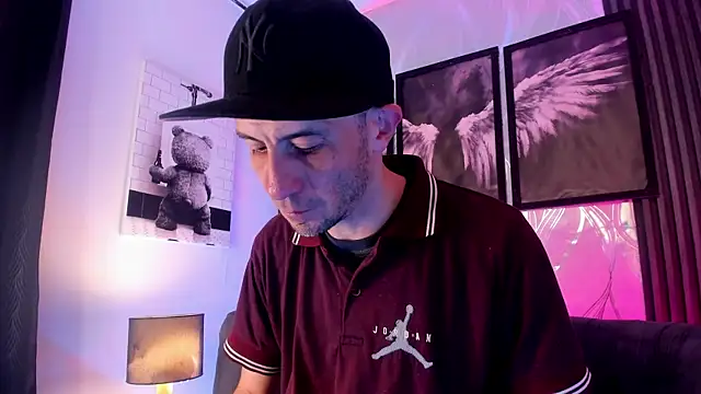 Milanwhite  online show from 02/26/26, 11:42