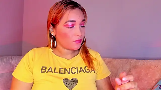 Snapshot of Miia_Grey_ chatting on 03/24/26, 12:54 Miia Grey online show from 03/24/26, 12:54