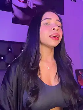 Snapshot of AmberBronw chatting on 03/17/26, 08:12 AmberBronw online show from 03/17/26, 08:12