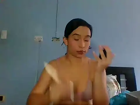 Snapshot of scarlettscottx_ chatting on 04/21/26, 02:56 scarlettscottx online show from 04/21/26, 02:56