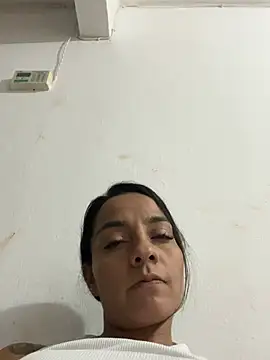 yesica2507 online show from 02/27/26, 05:51