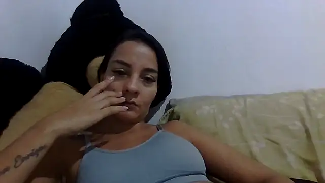 yesica2507 online show from 06/15/26, 09:39