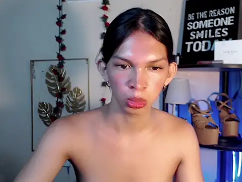 Snapshot of GoddessHugeCock chatting on 04/22/26, 11:39 GoddessHugeCock online show from 04/22/26, 11:39