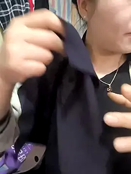 Snapshot of MayEva_ly chatting on 02/21/26, 02:01 MayEva ly online show from 02/21/26, 02:01