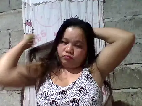 Snapshot of sweetlyn31 chatting on 03/15/26, 04:35 sweetlyn31 online show from 03/15/26, 04:35