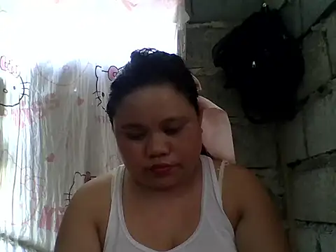 Snapshot of sweetlyn31 chatting on 04/03/26, 06:11 sweetlyn31 online show from 04/03/26, 06:11