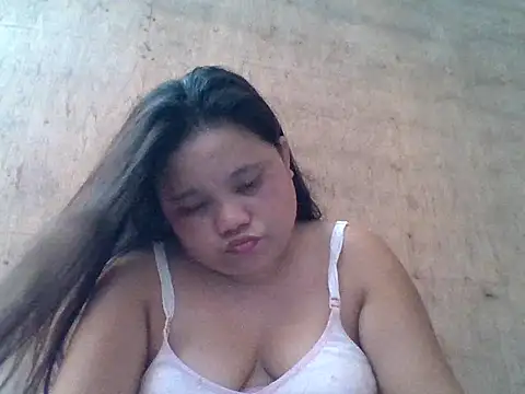 Snapshot of sweetlyn31 chatting on 04/14/26, 03:12 sweetlyn31 online show from 04/14/26, 03:12