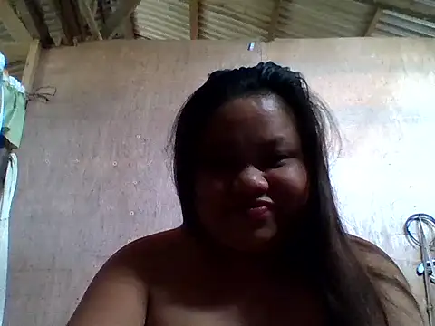 Snapshot of sweetlyn31 chatting on 04/21/26, 03:02 sweetlyn31 online show from 04/21/26, 03:02