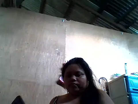 Snapshot of sweetlyn31 chatting on 05/01/26, 12:48 sweetlyn31 online show from 05/01/26, 12:48