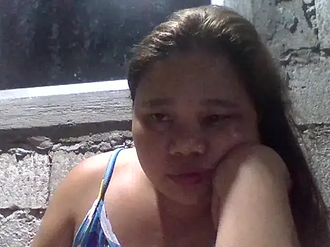 Snapshot of sweetlyn31 chatting on 07/13/26, 01:58 sweetlyn31 online show from 07/13/26, 01:58