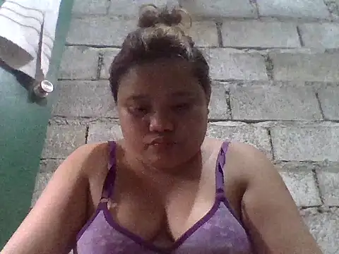 Snapshot of sweetlyn31 chatting on 07/21/26, 04:26 sweetlyn31 online show from 07/21/26, 04:26