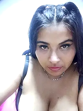 Snapshot of Crazy_grone chatting on 04/10/26, 04:06 Crazy grone online show from 04/10/26, 04:06