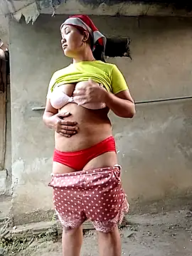 Snapshot of chubby0011 chatting on 04/10/26, 12:27 chubby0011 online show from 04/10/26, 12:27