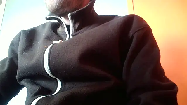 Snapshot of truble78 chatting on 03/17/26, 10:40 truble78 online show from 03/17/26, 10:40