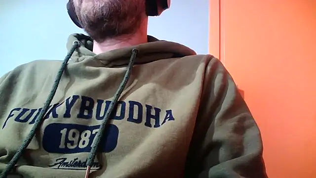 Snapshot of truble78 chatting on 04/01/26, 01:41 truble78 online show from 04/01/26, 01:41