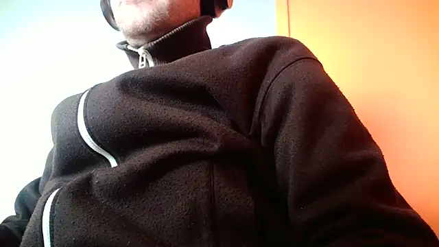 Snapshot of truble78 chatting on 04/14/26, 09:15 truble78 online show from 04/14/26, 09:15