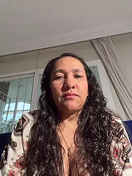 CrystalIvy online show from 04/17/26, 06:44