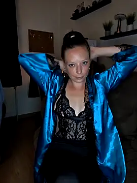 Snapshot of ZaramourXMrX chatting on 05/17/26, 07:32 ZaramourXMrX online show from 05/17/26, 07:32