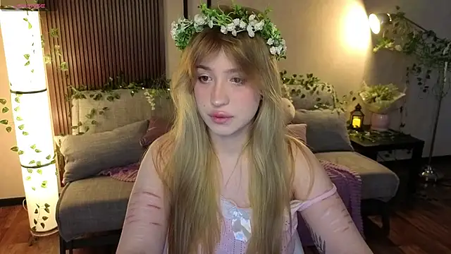 Snapshot of linaloon chatting on 04/24/26, 06:38 linaloon online show from 04/24/26, 06:38