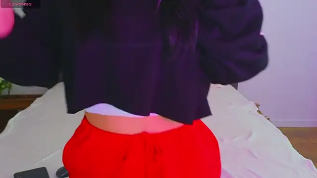 Snapshot of LauraDelightX chatting on 03/11/26, 06:41 LauraDelightX online show from 03/11/26, 06:41