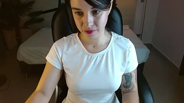 Snapshot of Anne_blake chatting on 04/24/26, 12:07 Anne blake online show from 04/24/26, 12:07