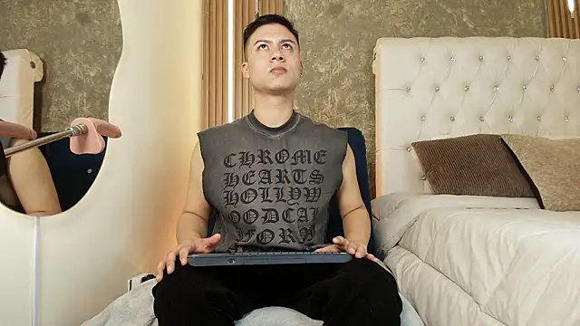 Stiven Zarek online show from 03/25/26, 12:44