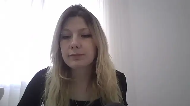 Snapshot of Foxy_Bright chatting on 02/26/26, 01:32 Foxy Bright online show from 02/26/26, 01:32