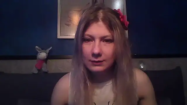 Snapshot of Foxy_Bright chatting on 03/07/26, 12:35 Foxy Bright online show from 03/07/26, 12:35