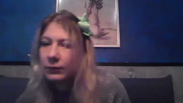 Snapshot of Foxy_Bright chatting on 03/08/26, 12:42 Foxy Bright online show from 03/08/26, 12:42