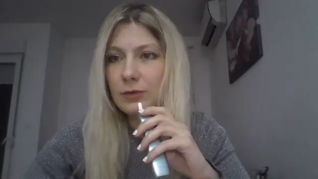 Snapshot of Foxy_Bright chatting on 03/21/26, 07:17 Foxy Bright online show from 03/21/26, 07:17