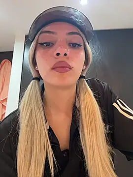 Snapshot of romanovanita chatting on 03/13/26, 04:19 romanovanita online show from 03/13/26, 04:19