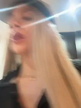 Snapshot of romanovanita chatting on 04/13/26, 05:24 romanovanita online show from 04/13/26, 05:24